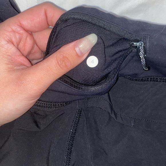 LULULEMON SPEED UP SHORTS 2 1/2 INCH INSEAM - Picture 4 of 4